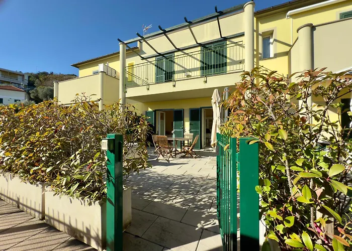 Riviera Charme House דירה